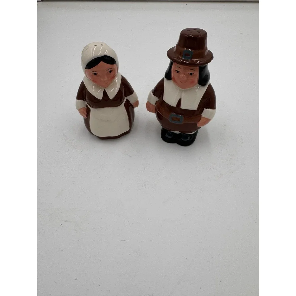Publix Supermarkets 2004 Pilgrims Salt and Pepper Shakers Thanksgiving‎